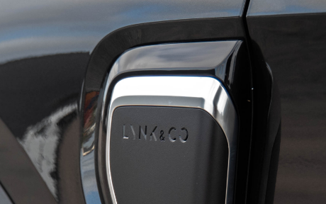 Lynk & Co 01 charging port